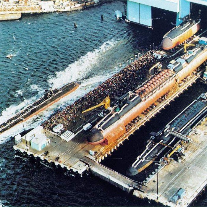 Tàu ngầm USS Michigan (SSBN-727/SSGN-727) của Hải quân Mỹ.